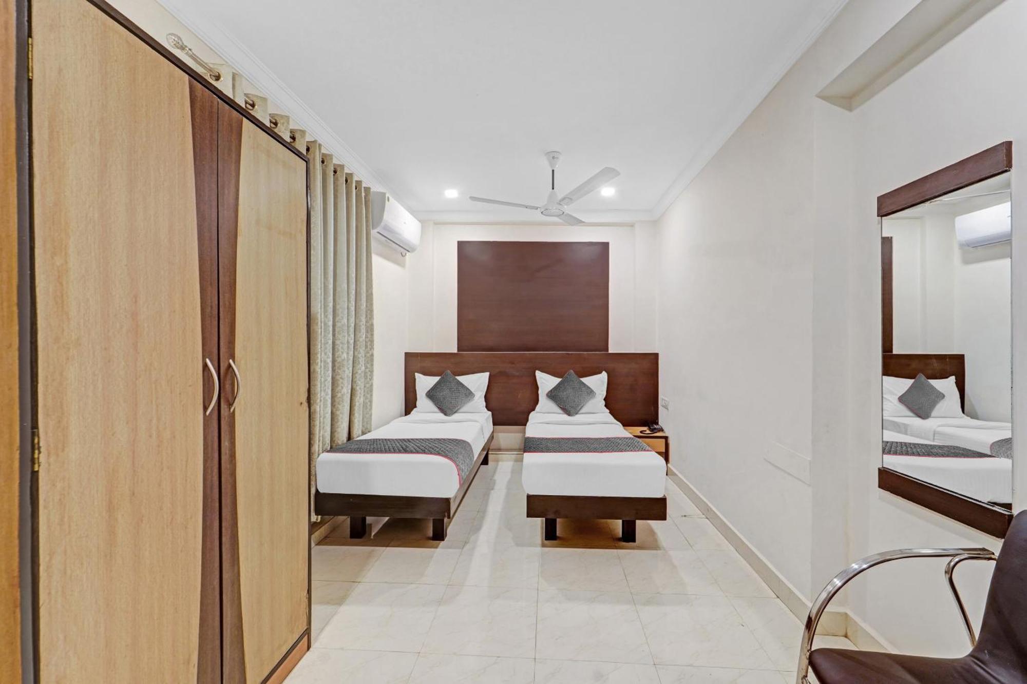 Hotel Collection O Mount Road Rich Mount Near Marina Beach Chennai Exterior foto